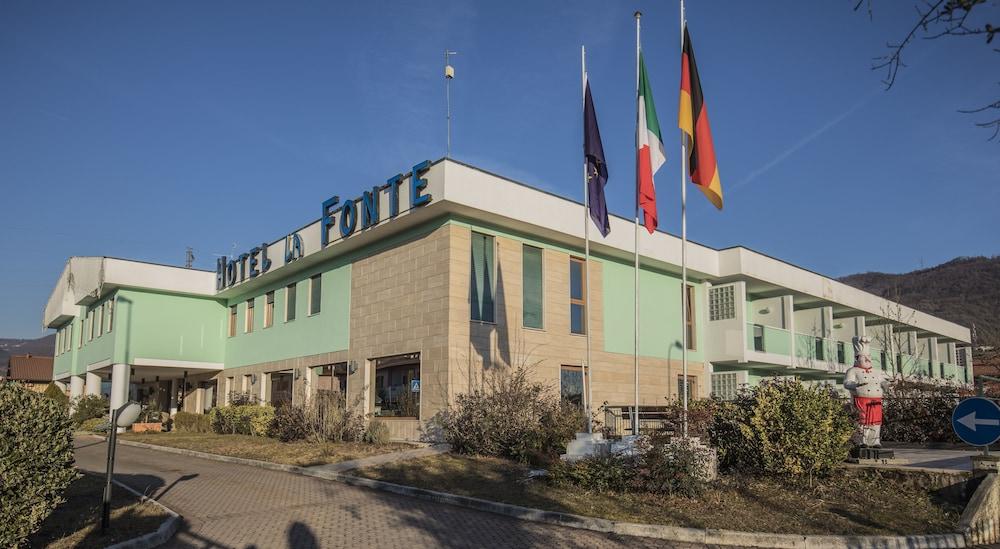 La Fonte Hotel Ome Luaran gambar