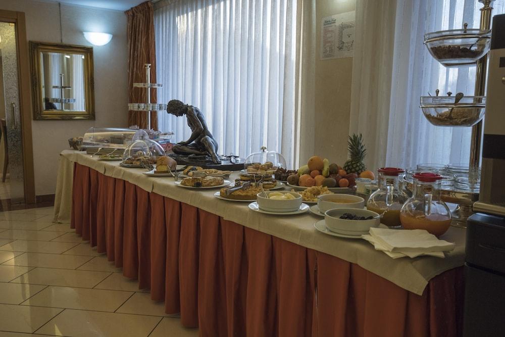 La Fonte Hotel Ome Luaran gambar
