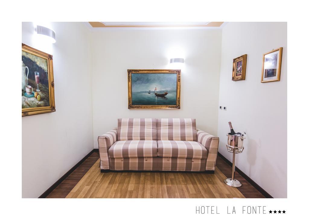 La Fonte Hotel Ome Luaran gambar