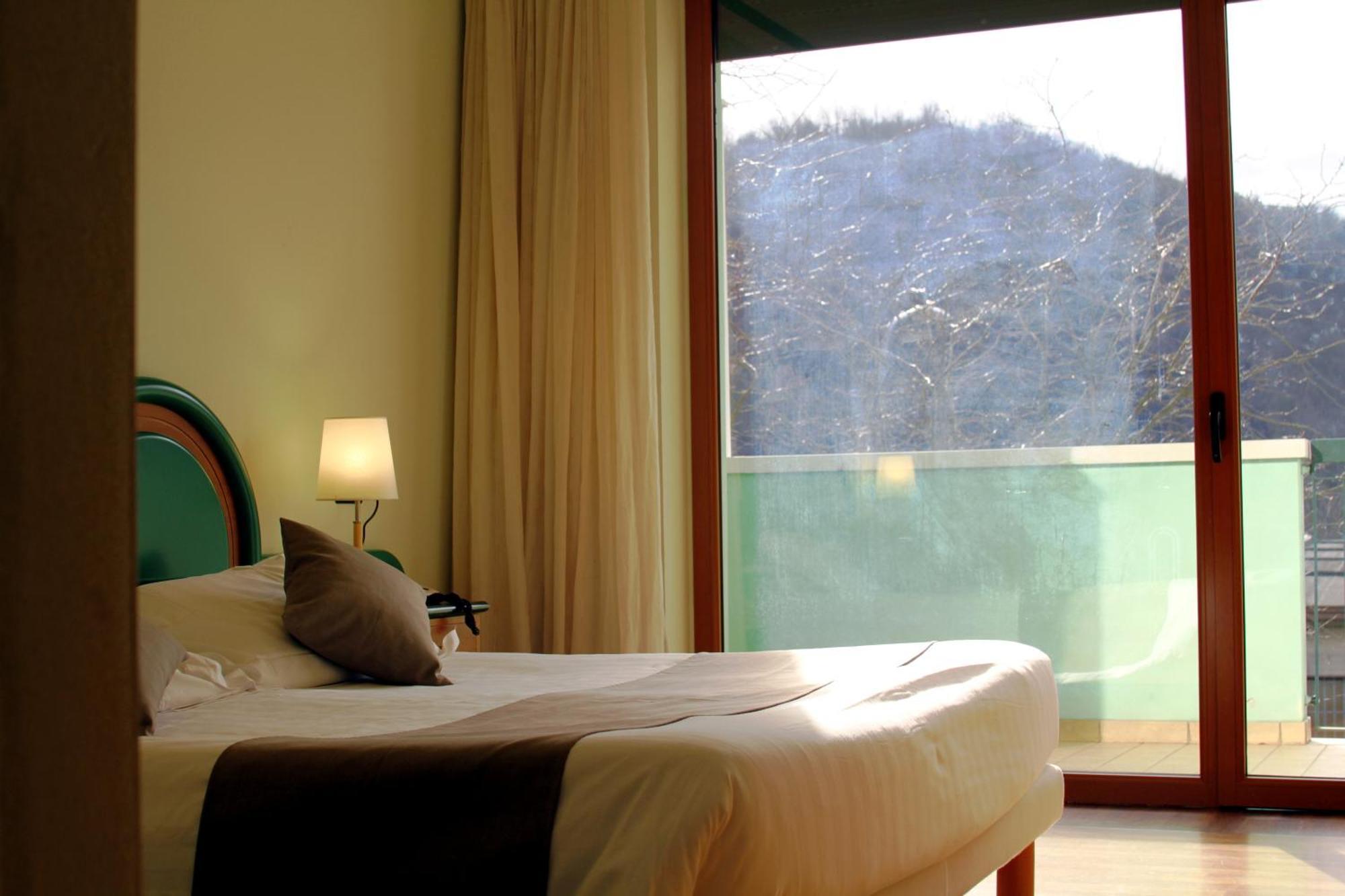 La Fonte Hotel Ome Luaran gambar
