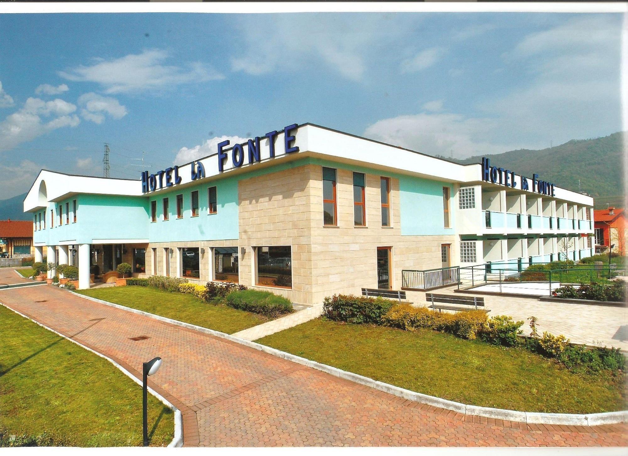 La Fonte Hotel Ome Luaran gambar